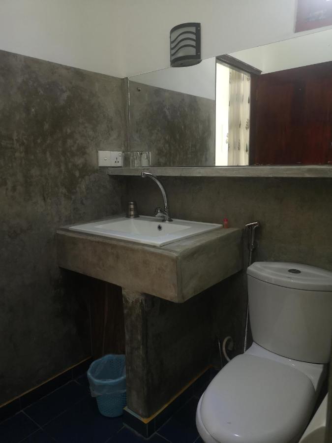 Vidisa Hotel Hikkaduwa Bagian luar foto